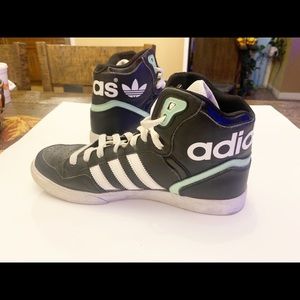 Adidas Extaball size 9.5 ...used